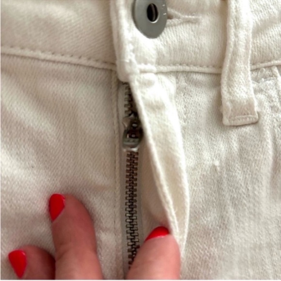 ANTHROPOLOGIE Pilcro and the
Letterpress White Boyfriend Jean Shorts 25 0 - Picture 4 of 11